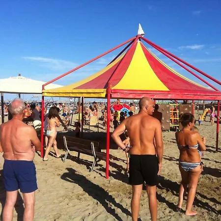 Casavacanza Mare ! 100 Metri Dalla Spiaggia! Hébergement de vacances *